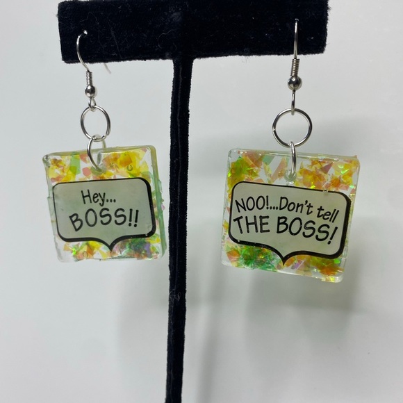 Handmade Resin Novelty “Boss” Earrings Green/Yellow NEW - Picture 3 of 4